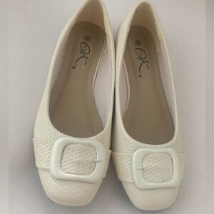 Casual Dress Shoes, Color Cream, Size 7 1/2, used $8.00